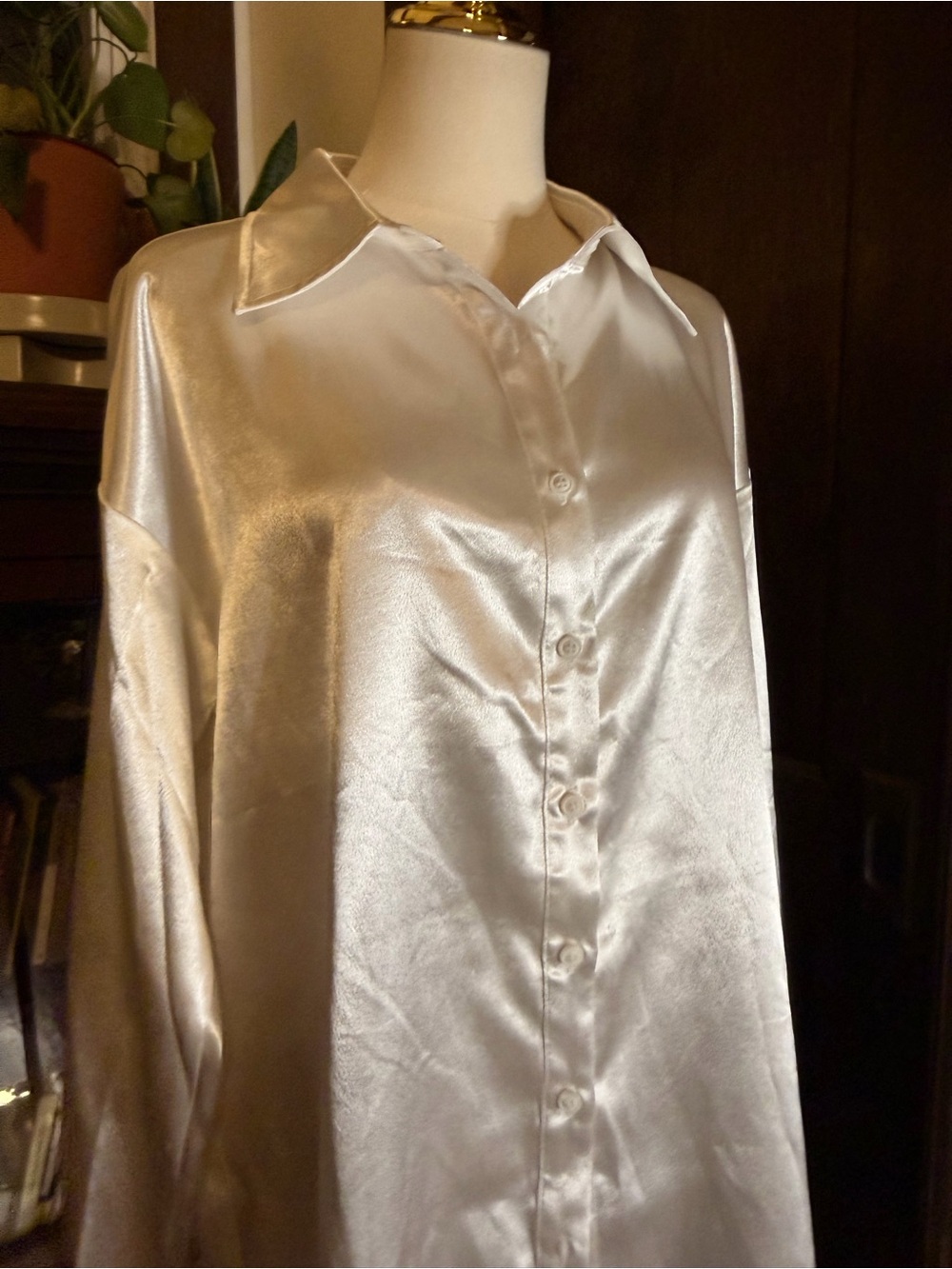 12th tribe white longsleeve button down blouse Size Medium